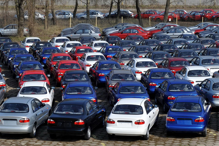 Rusi planiraju da utrostruče izvoz automobila