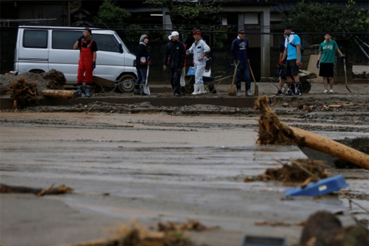 Zbog kiše evakuacija 74.000 ljudi u Japanu