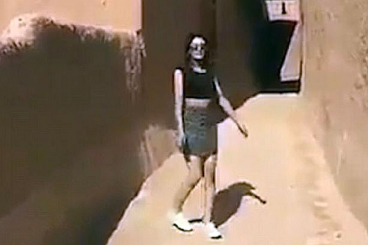 Oslobođena djevojka uhapšena zbog mini suknje u Saudijskoj Arabiji