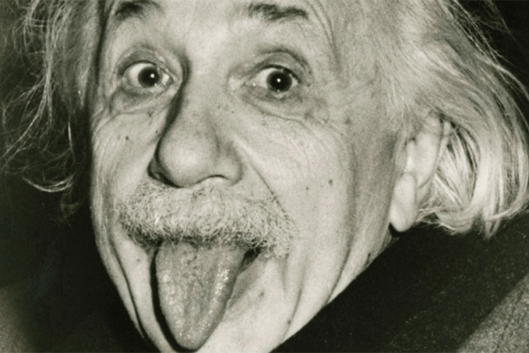 Kultna fotografija Alberta Ajnštajna prodata za 125.000 dolara