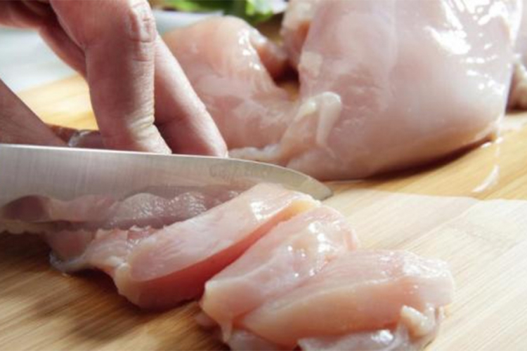 Spriječen uvoz 31 tone piletine zaražene salmonelom