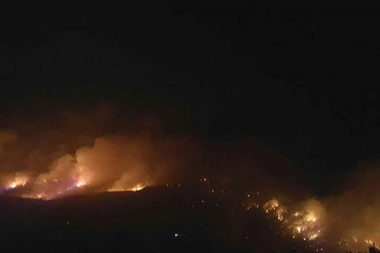 Avioni gase požar kod Podgorice