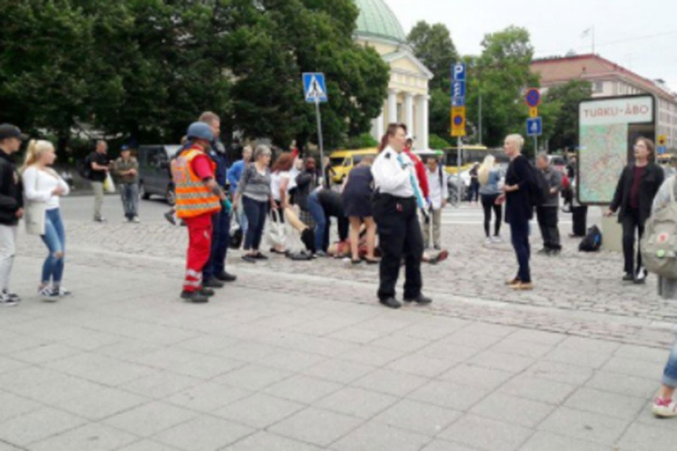 Teroristički napad u Finskoj, ima mrtvih i ranjenih, potraga za više napadača