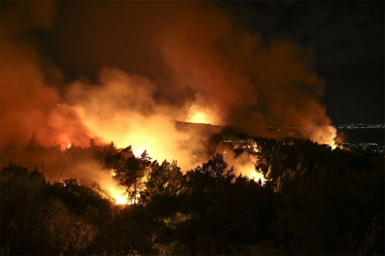 Požar kod Korinta, evakuisano 550 djece iz ljetnjeg kampa
