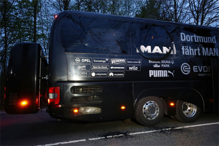 Osumnjičeni za napad na autobus Borusije optužen za višestruki pokušaj ubistva