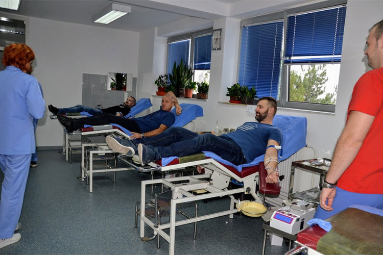 Zaposleni u STUDEN Holdingu darovali krv