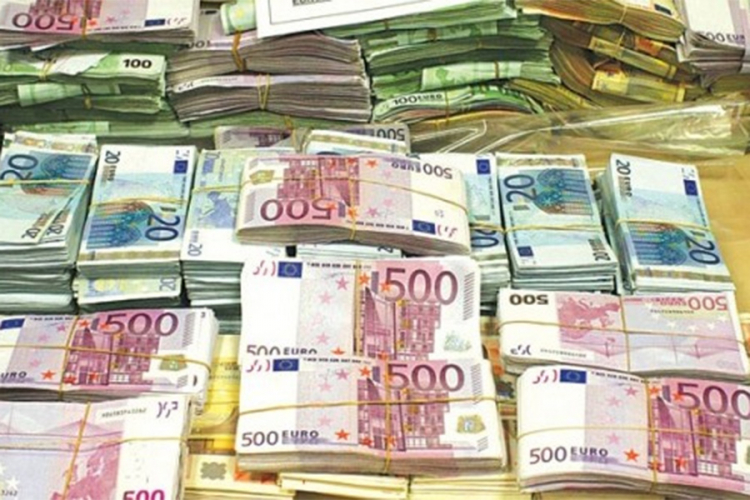 Kod šefa bande u Italiji našli milion evra skriveno u zidu