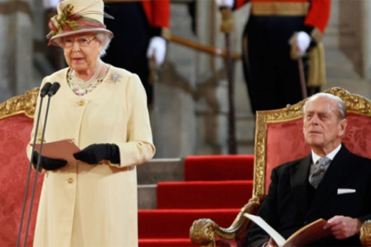 Britanska kraljica ima pripremljen govor u slučaju Trećeg svjetskog rata