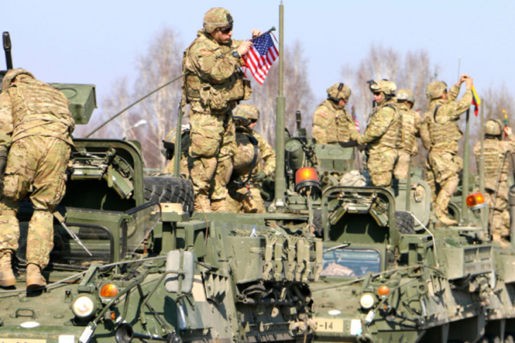 Američka pomoć za NATO 'zaglavila' na željezničkoj stanici
