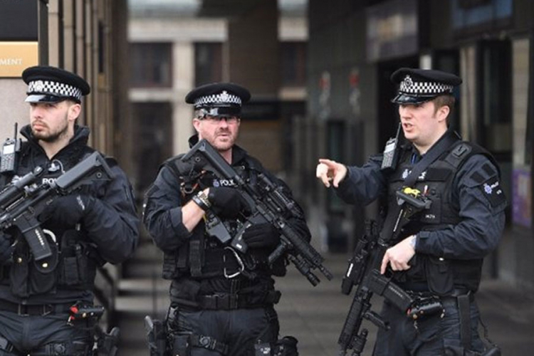 U Londonu uhapšena djevojka zbog terorizma