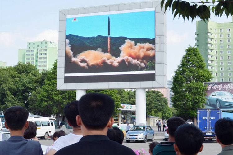 Sjeverna Koreja objavila fotomontažu kako uništava američki avion