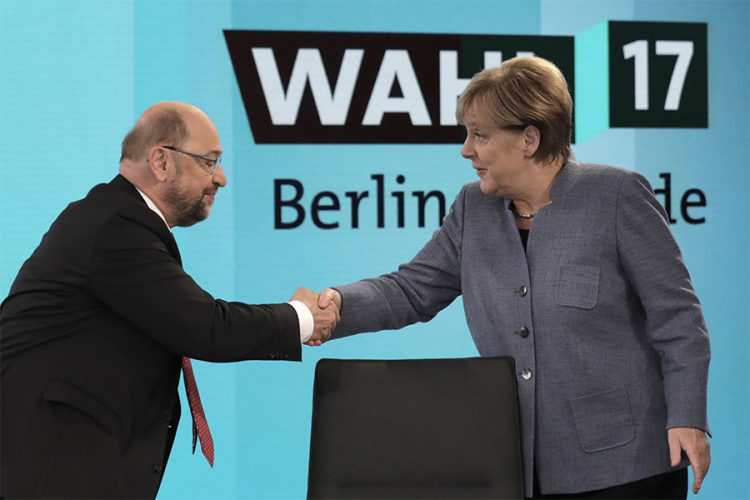 DW: Merkel - Žena koja je potukla i četvrtog na Š