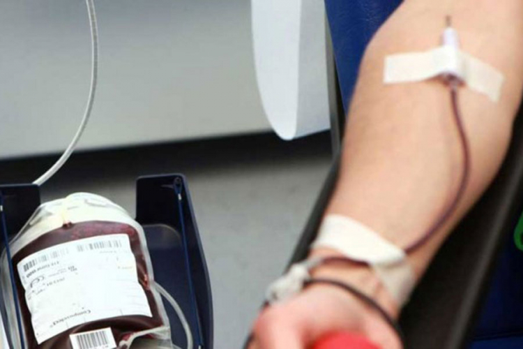 Gimnazijalci daruju krv