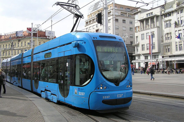 Salutirao i vikao "Sieg Heil" u tramvaju u Zagrebu