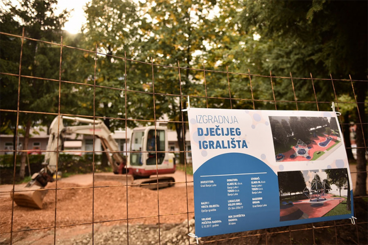 Banjaluka: Niče dječije igralište u Novoj varoši