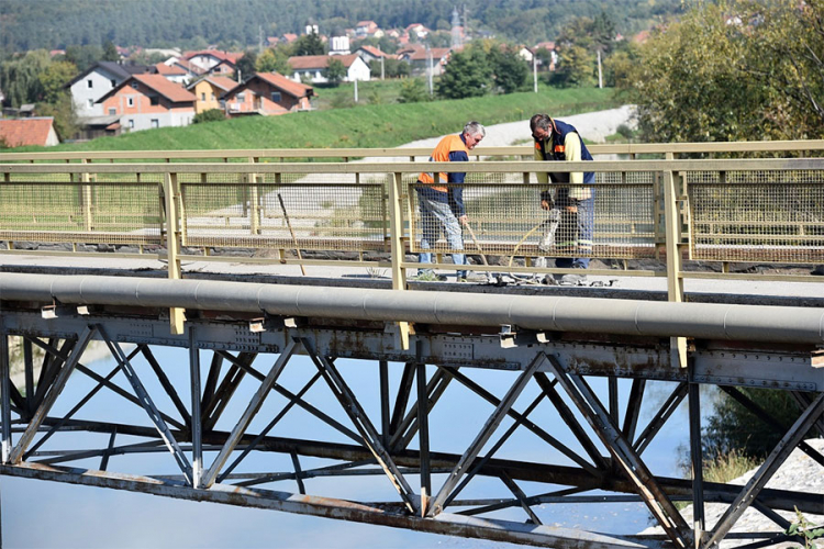 Počelo uklanjanje starog mosta u banjalučkom naselju Česma