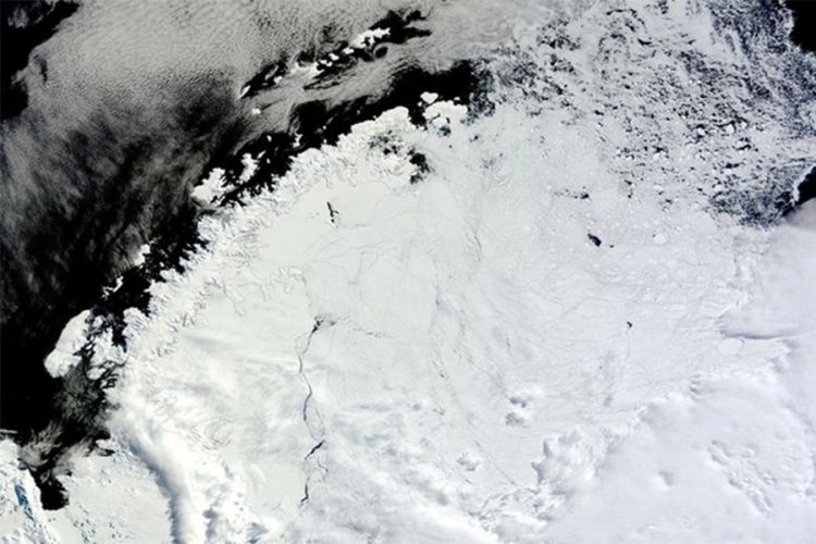 Na Antarktiku se otvorila rupa veličine Holandije