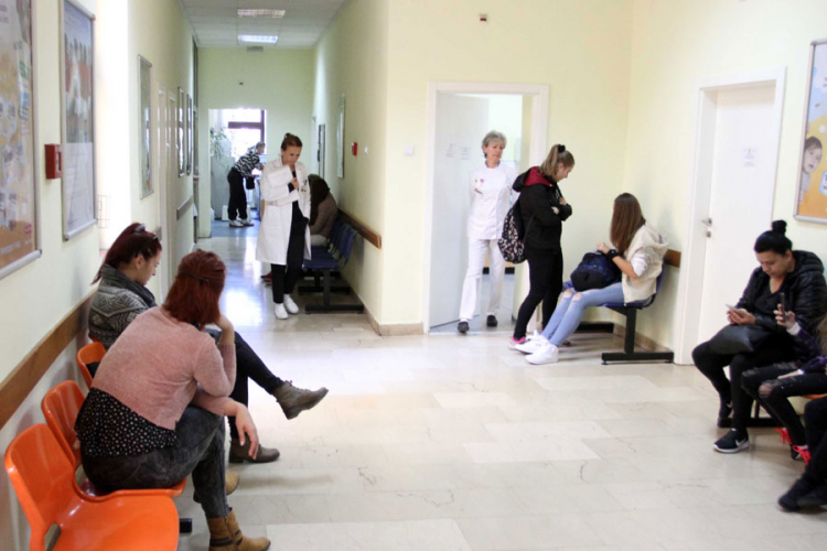 Oko 7.500 zdravstvenih radnika Kantona Sarajevo obustavilo rad