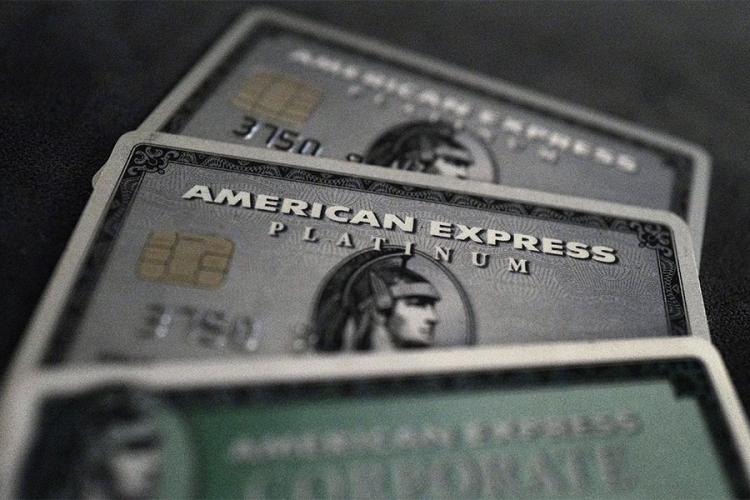 Prihodi American Expressa porasli 9 odsto