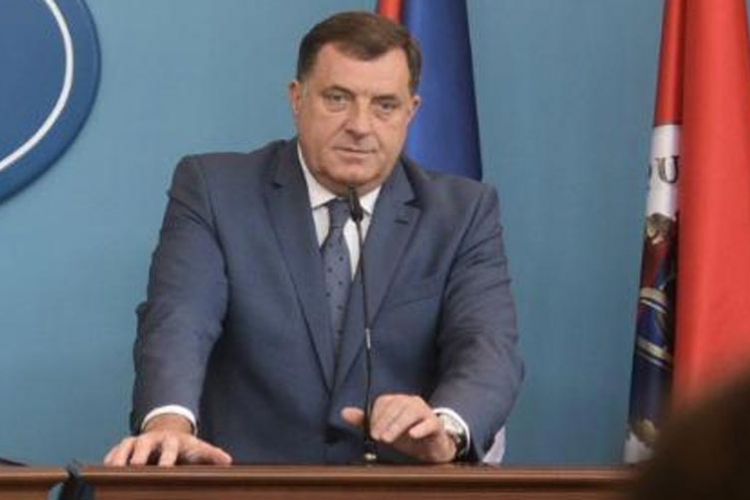Dodik: Opozicija udara na pet stubova na kojima funkcioniše Srpska