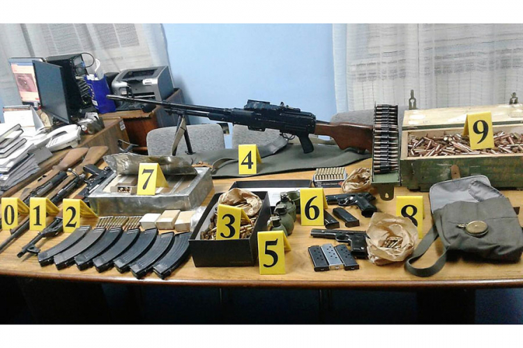 Uhapšen Boro Ćebić, u stanu pronađena veća količina oružja