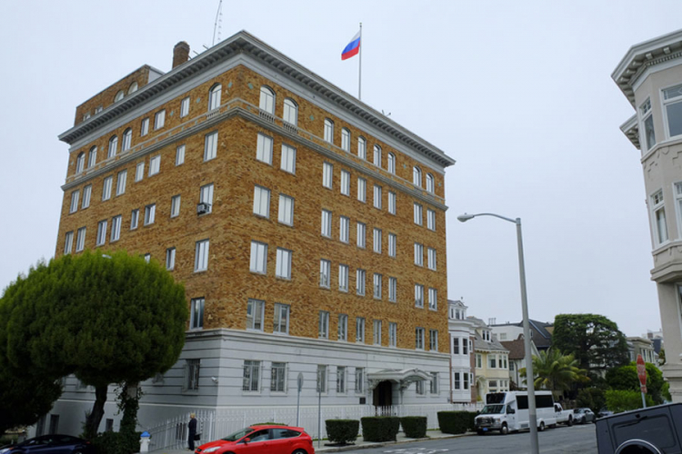 Vraćene zastave na ruski Konzulat u San Francisku