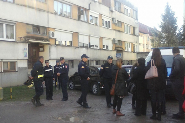 Odgođena deložacija porodice Tešanović u Gradišci