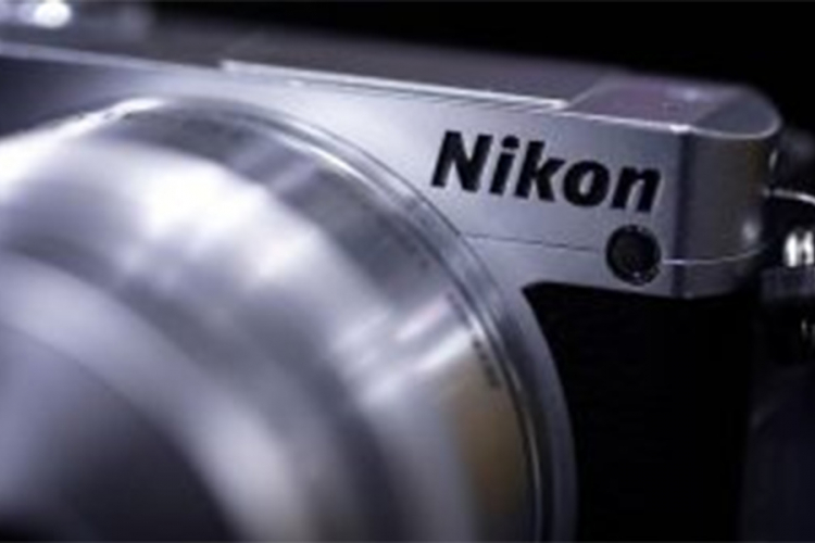 Telefon je ubio fotoaparat: Nikon zatvara fabriku