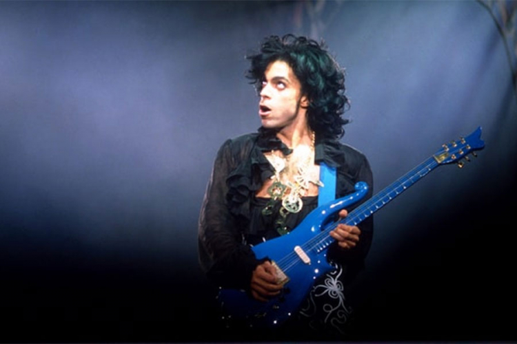 Princova plava gitara prodata za čak 700.000 dolara
