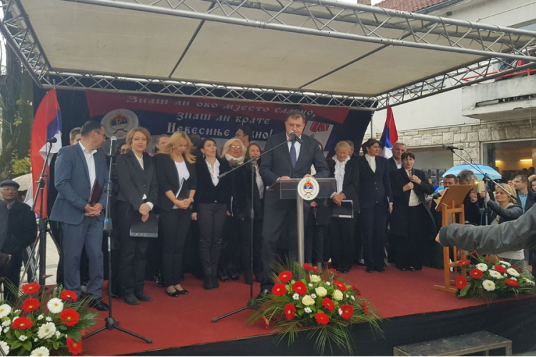 Dodik: Incko je nastavio da laže o Srpskoj, to je satanizacija Srba