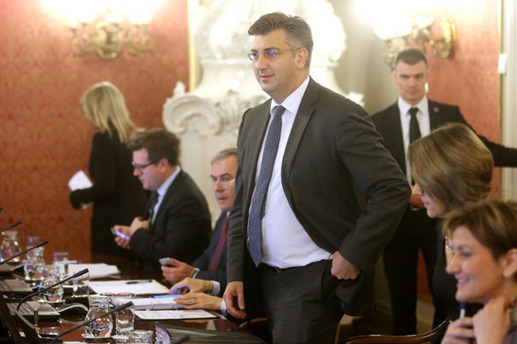 Burno u hrvatskom Saboru, Plenković raspravu ocijenio kao "dno dna"