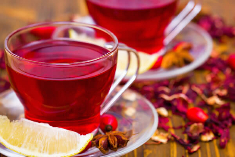 Pet razloga da pijete čaj od hibiskusa