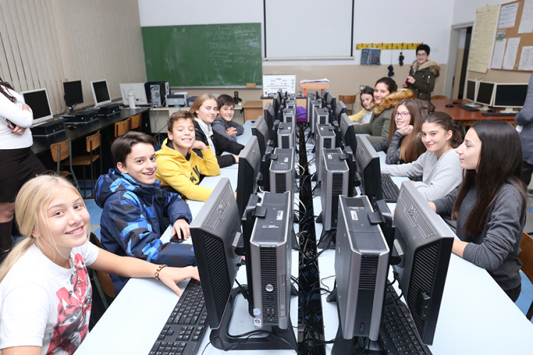 Osnovna škola 'Jovan Cvijić' dobila novu računarsku opremu