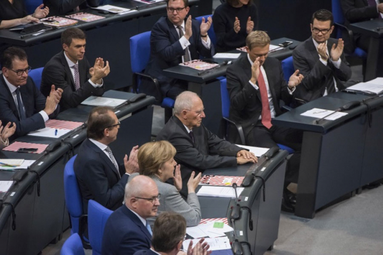 Šojble zabranio tvitove u Bundestagu, poslanici negoduju