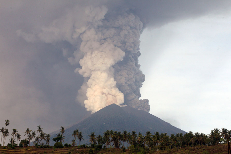 Na Baliju evakuisano 40.000 ljudi