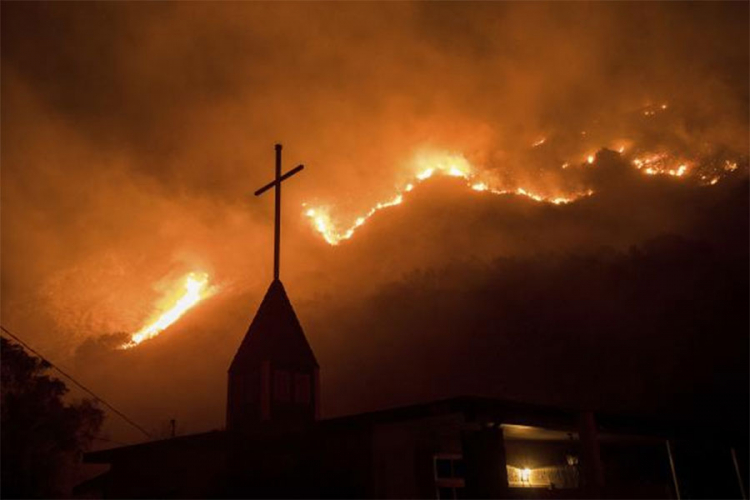 Najrazorniji požar bukti u južnoj Kaliforniji