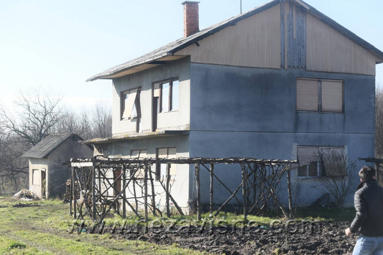 Kuća užasa u Prijedoru ostala prazna: Jedan sin ubijen, drugi na psihijatriji, otac uhapšen