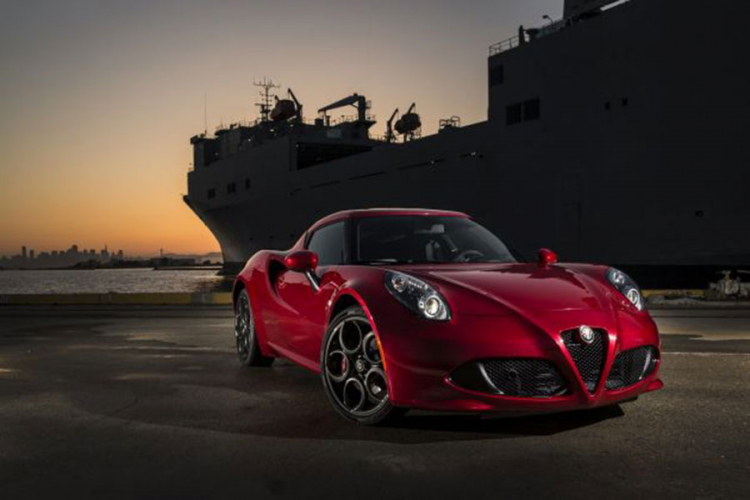 Osvježena Alfa Romeo 4C stiže naredne godine