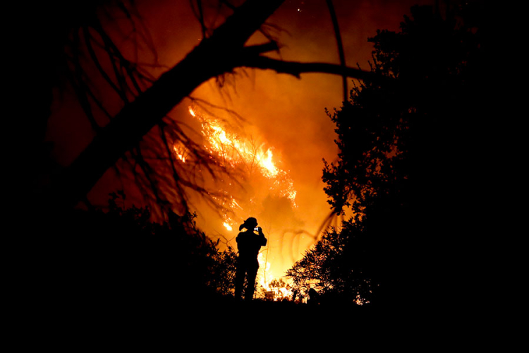 Kalifornija: Požari i dalje bjesne, evakuišu se bogataška naselja