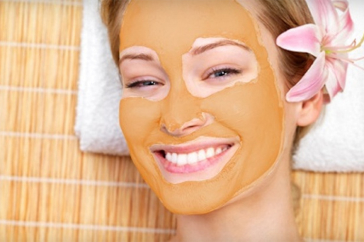 'Peel off' maske za lice iz vaše kuhinje
