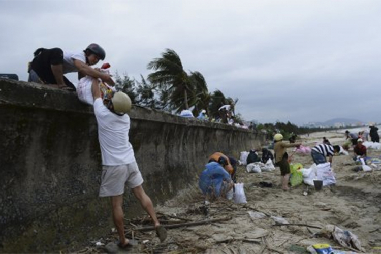 U tropskoj oluji na Filipinima 90 poginulih, desetine nestalih