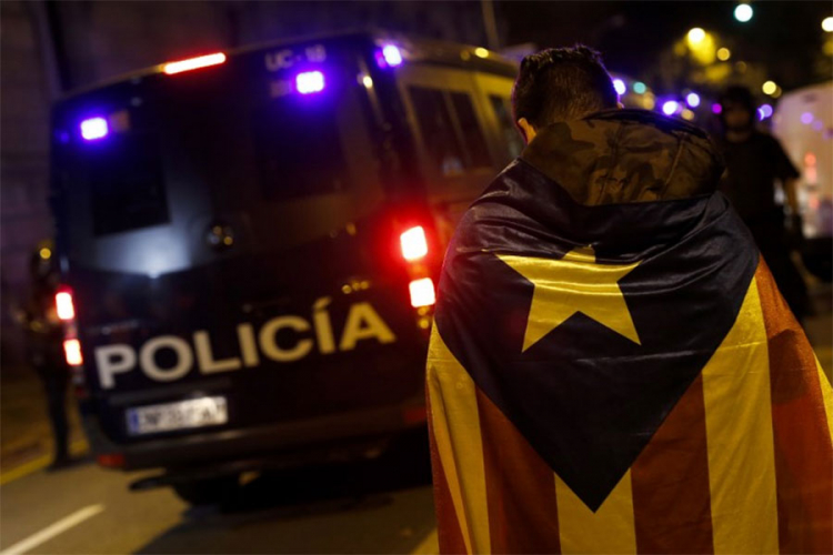 Policija se povlači iz Katalonije