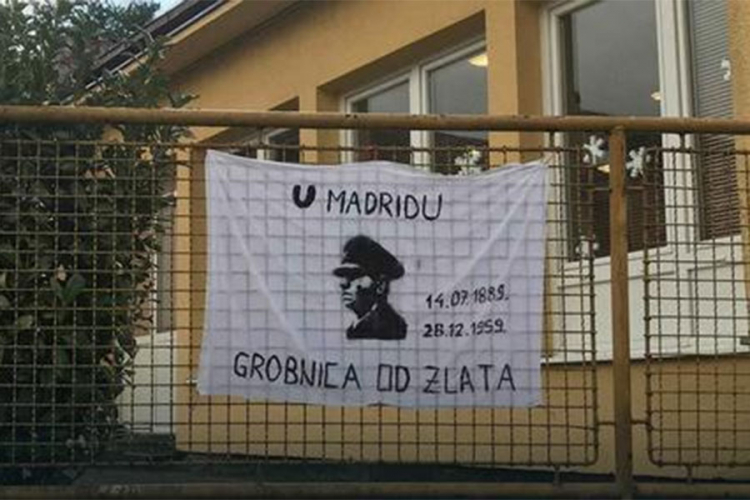 Transparent sa likom Ante Pavelića na ogradi vrtića u Širokom Brijegu