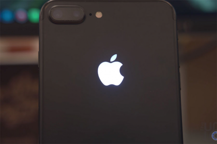 Ovaj trik učiniće da Appleov logo na vašem iPhoneu zasija