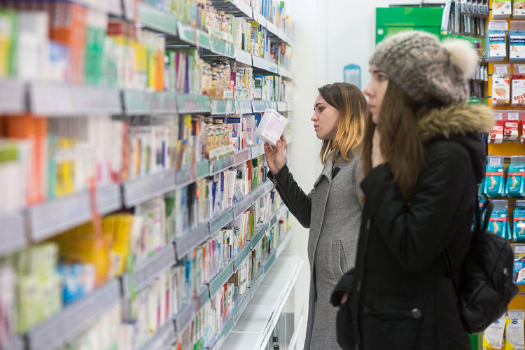 Gužve u apotekama, građani prave zalihe lijekova