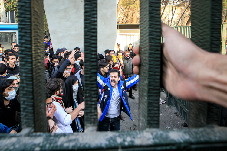 Garda proglasila kraj nereda u Iranu, potom ubijena tri obavještajca