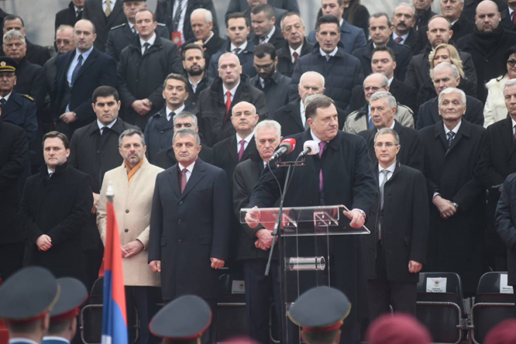 Dodik: Kroz slavu i okupljanja sačuvan duh srpskog naroda