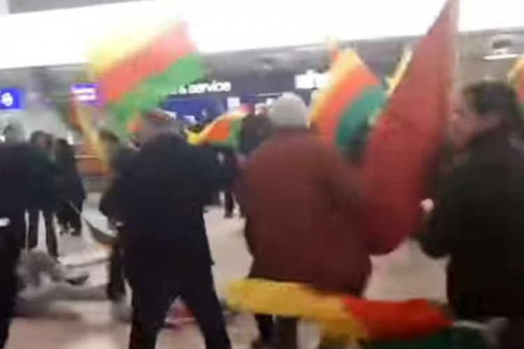 Masovna tuča Kurda i Turaka na aerodromu u Hanoveru