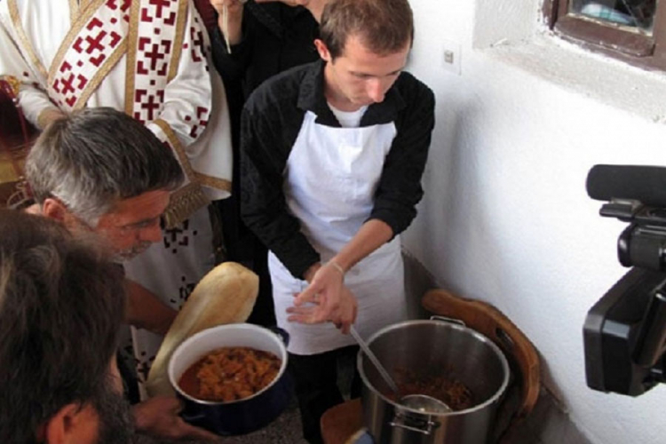 Održano dobrotvorno veče za pomoć narodnim kuhinjama na KiM