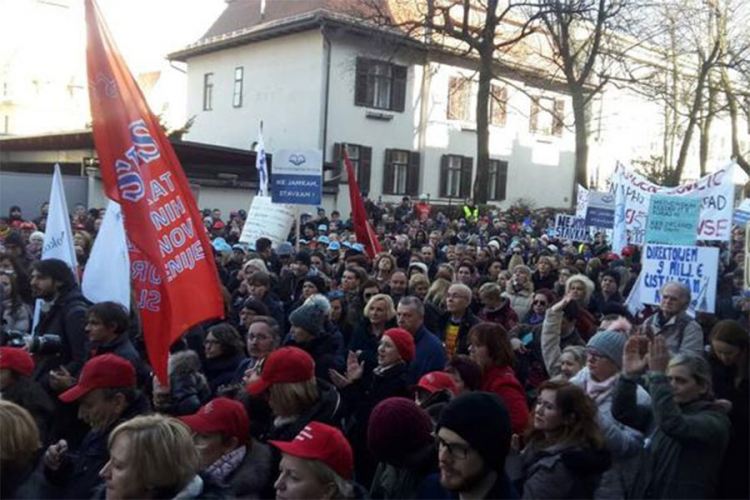 Štrajk javnih službenika u Sloveniji